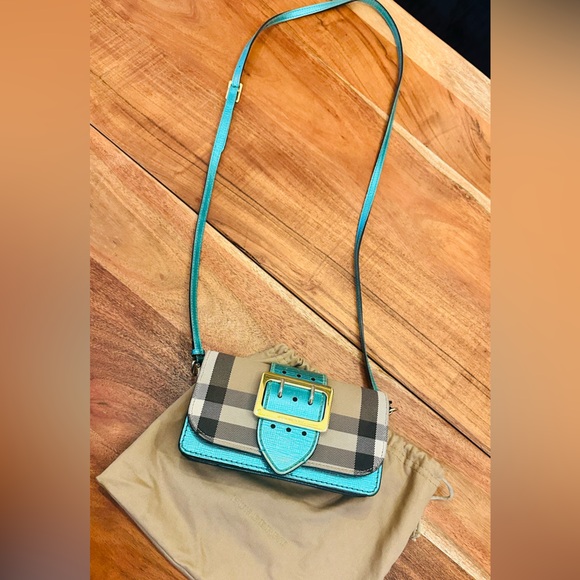 Burberry sling bag - Picture 2 of 13